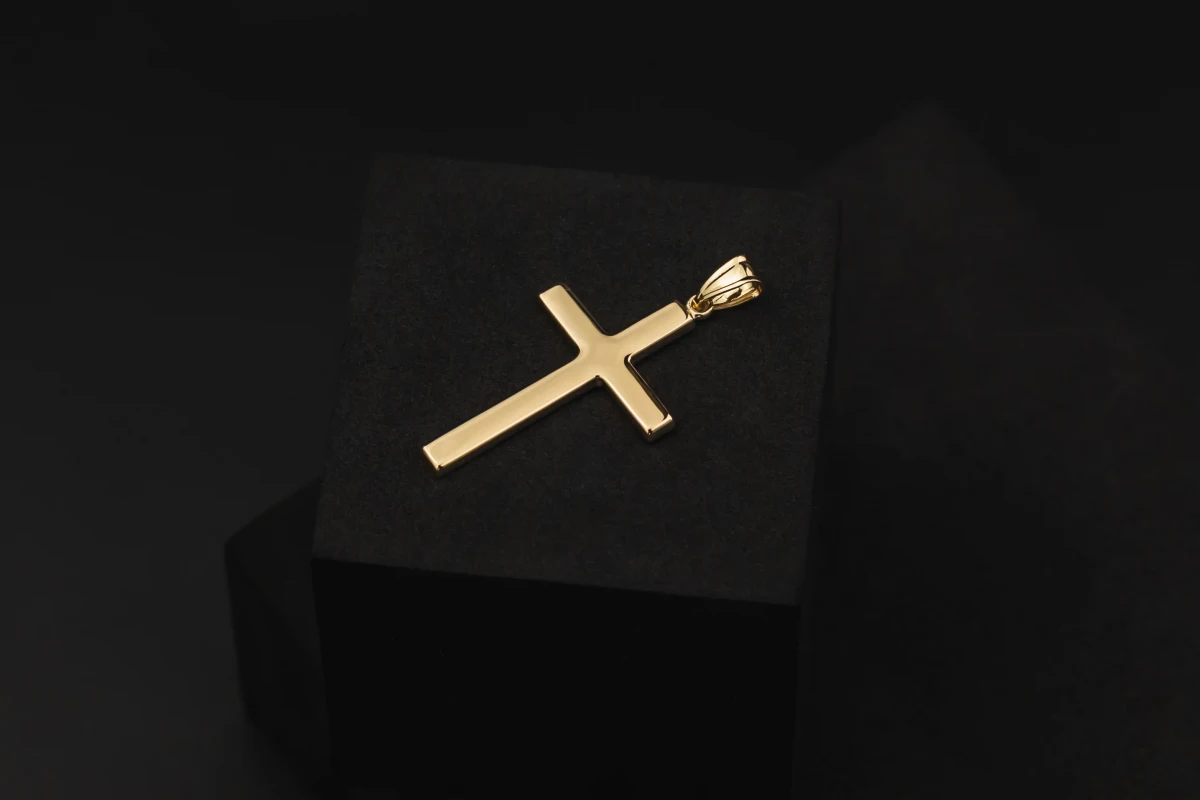 9ct Yellow Gold Cross Pendant  1.4g