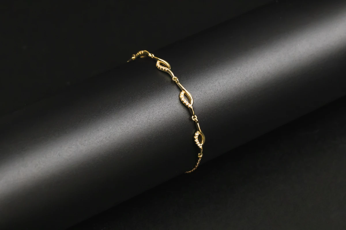 9ct Yellow Gold Diamond Bracelet 0.10ct