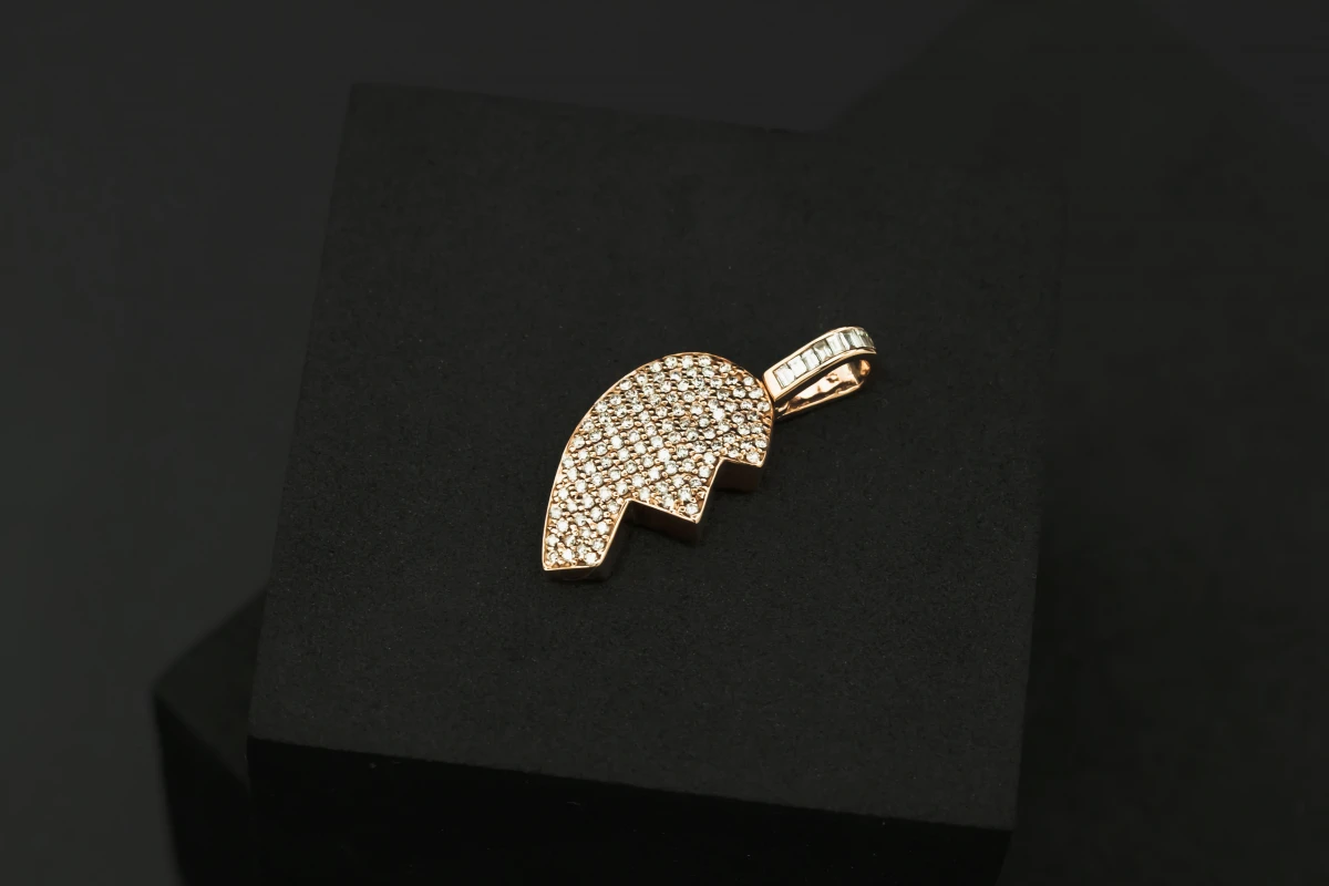 9ct Rose Gold Left Side Heart Diamond Pendant 1.10ct