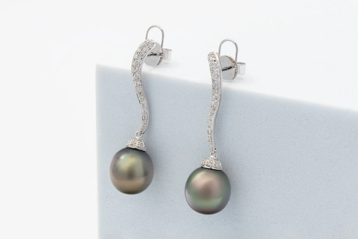 18ct White Gold Diamond & Tahitian Pearls Drop Down Earrings 0.68ct