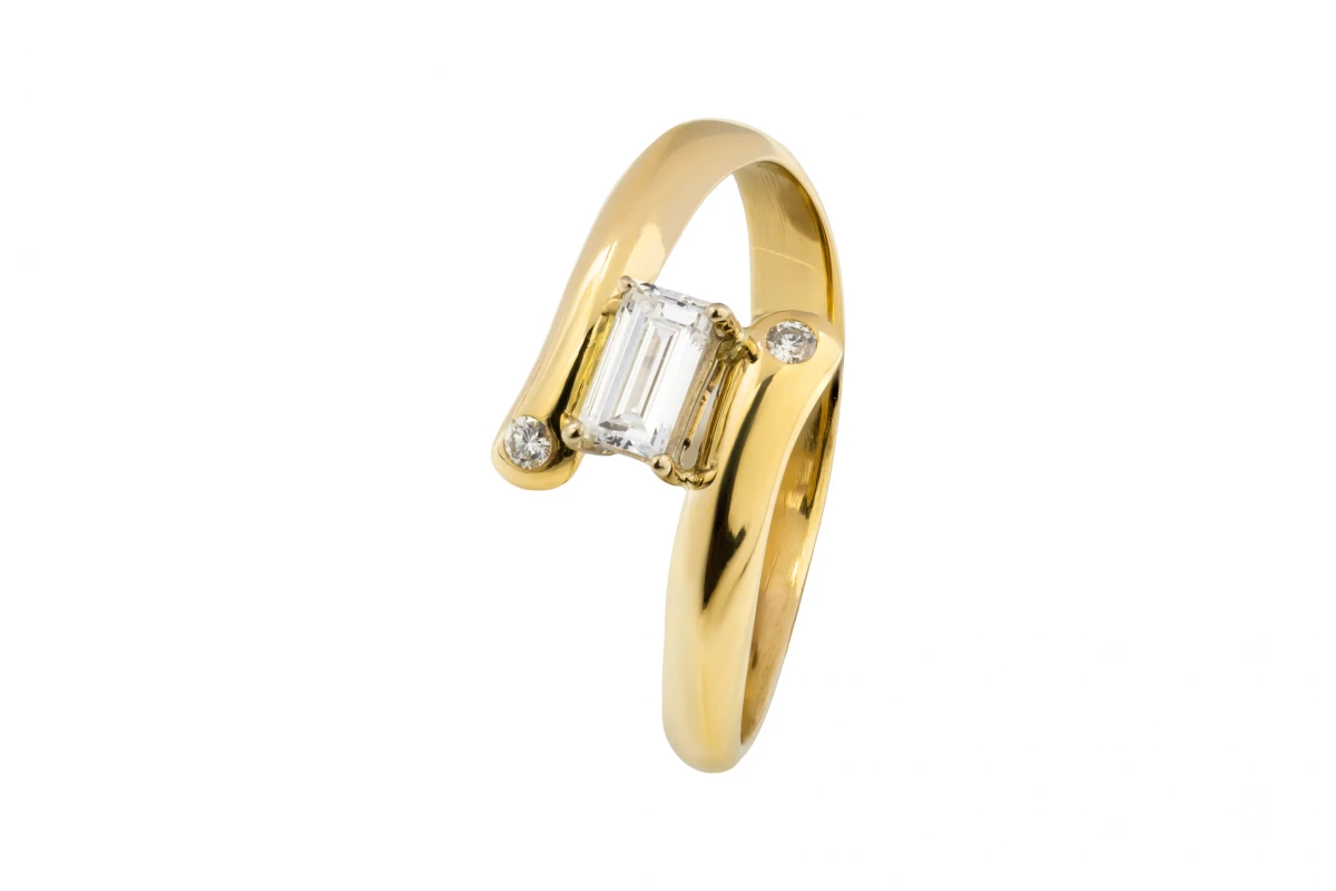 14ct Yellow Gold Diamond Emerald & Round Cut Ring 0.48ct