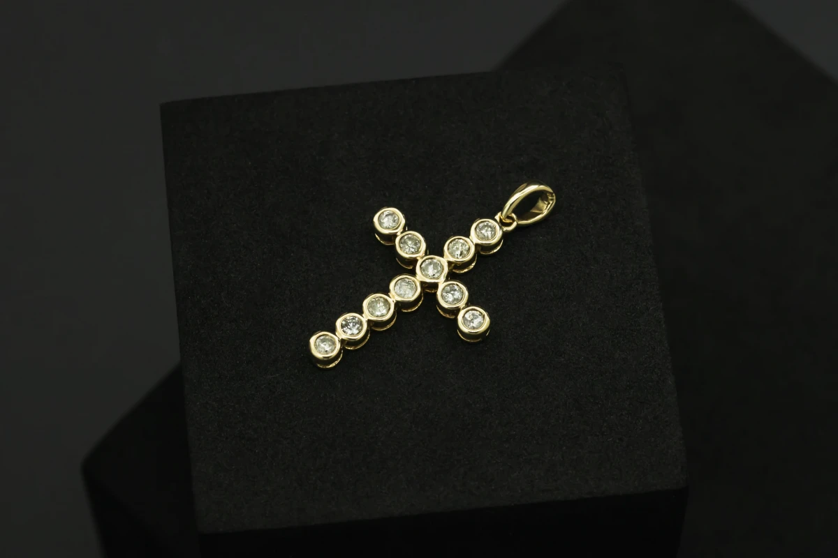 9ct Yellow Gold Diamond Cross Pendant 0.25ct