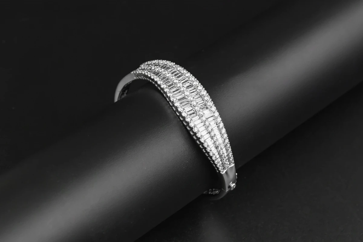 18ct White Gold Diamond Bangle 8.8ct