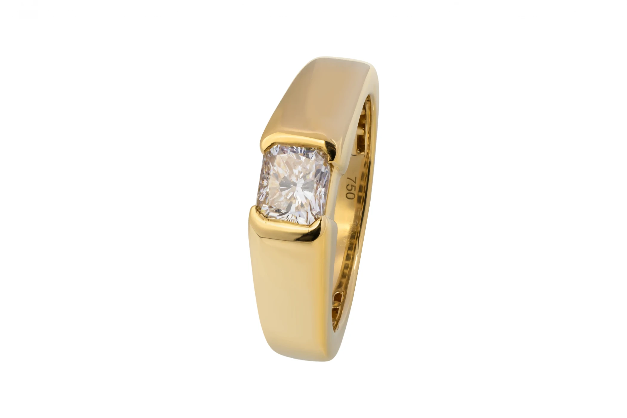 18ct Yellow Gold Cut Corner Rectangular Modified Brilliant Diamond Ring 1.03ct GIA Certified
