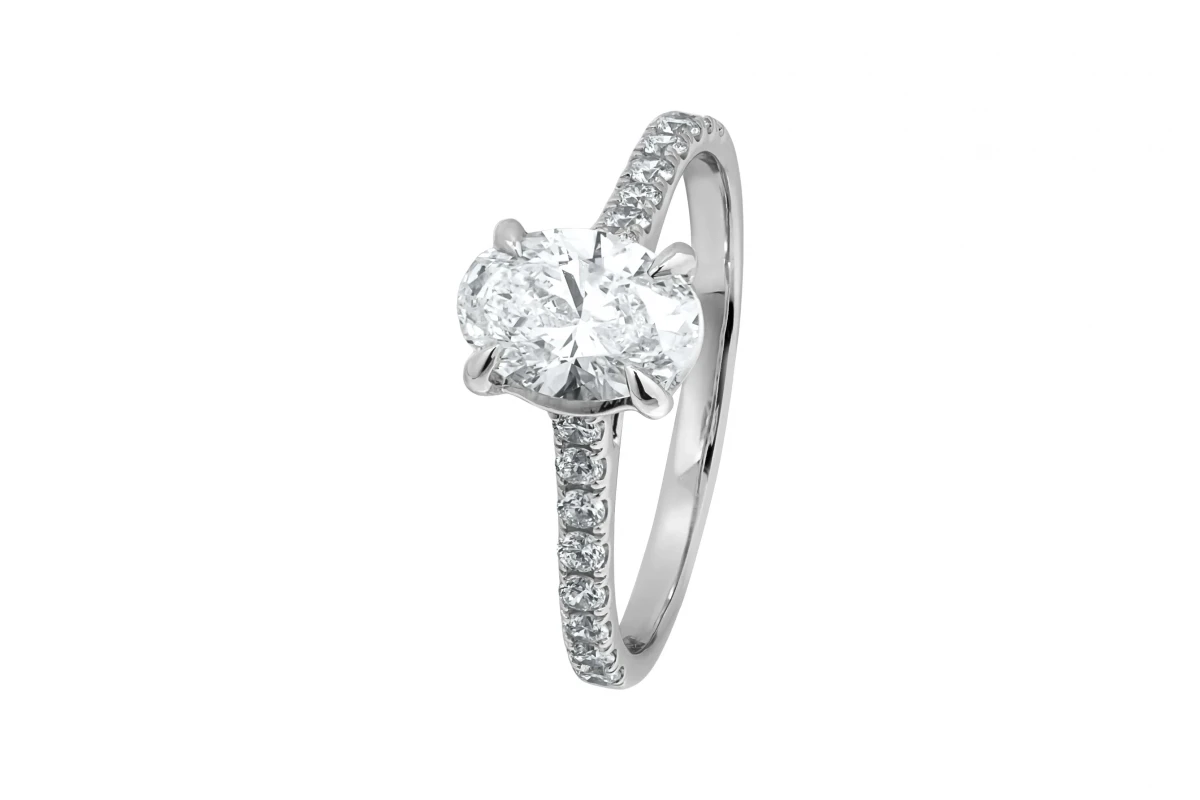 18ct White Gold Oval Lab Diamond Engagement Ring 1.04ct IGI Certified