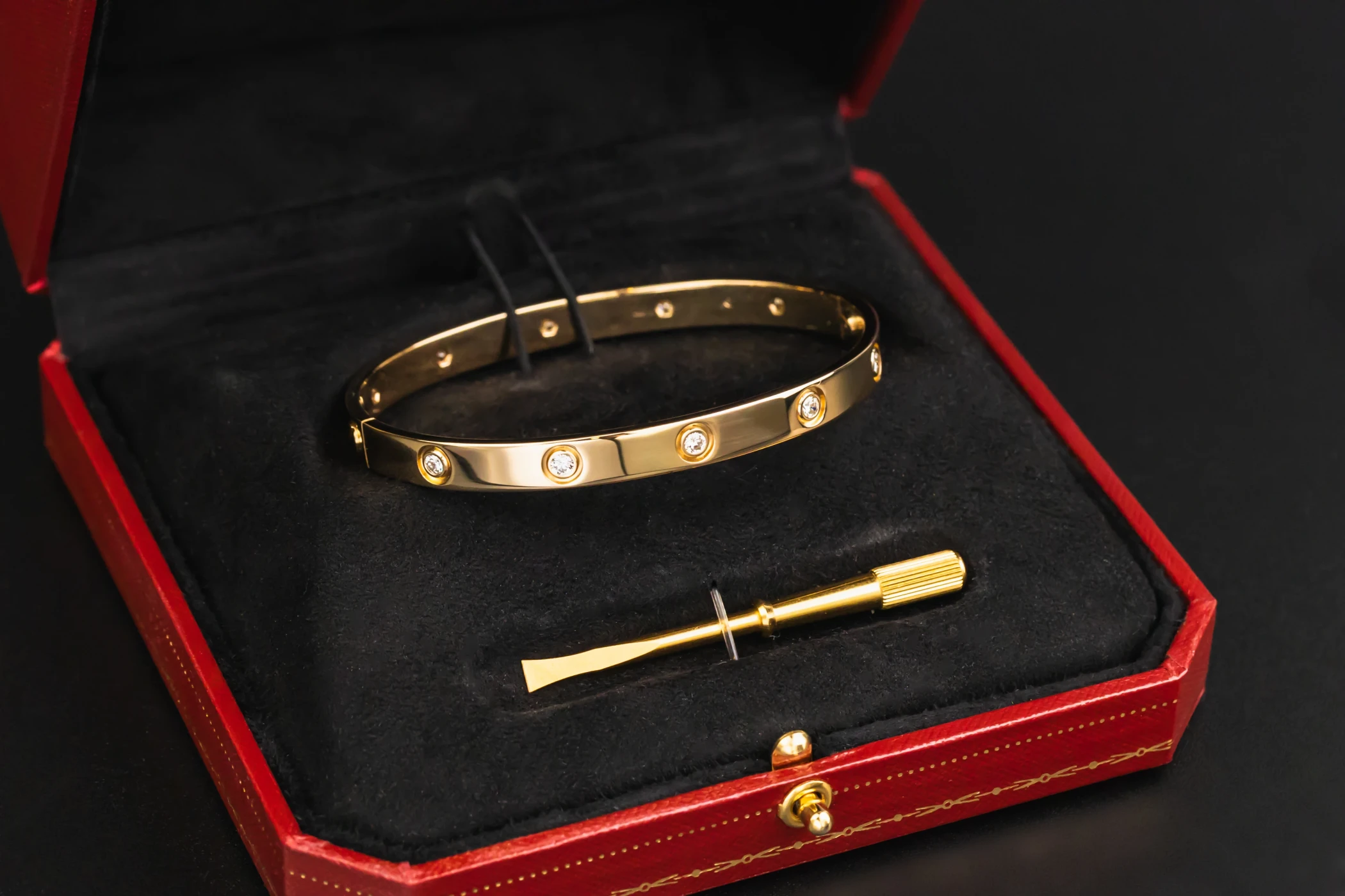 Cartier Vintage 1997 Iconic LOVE Bangle Set With 10 Round Brilliant Cut Diamonds  Size 19