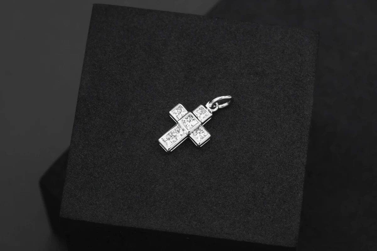18ct White Gold Diamond Cross Pendant 0.56ct