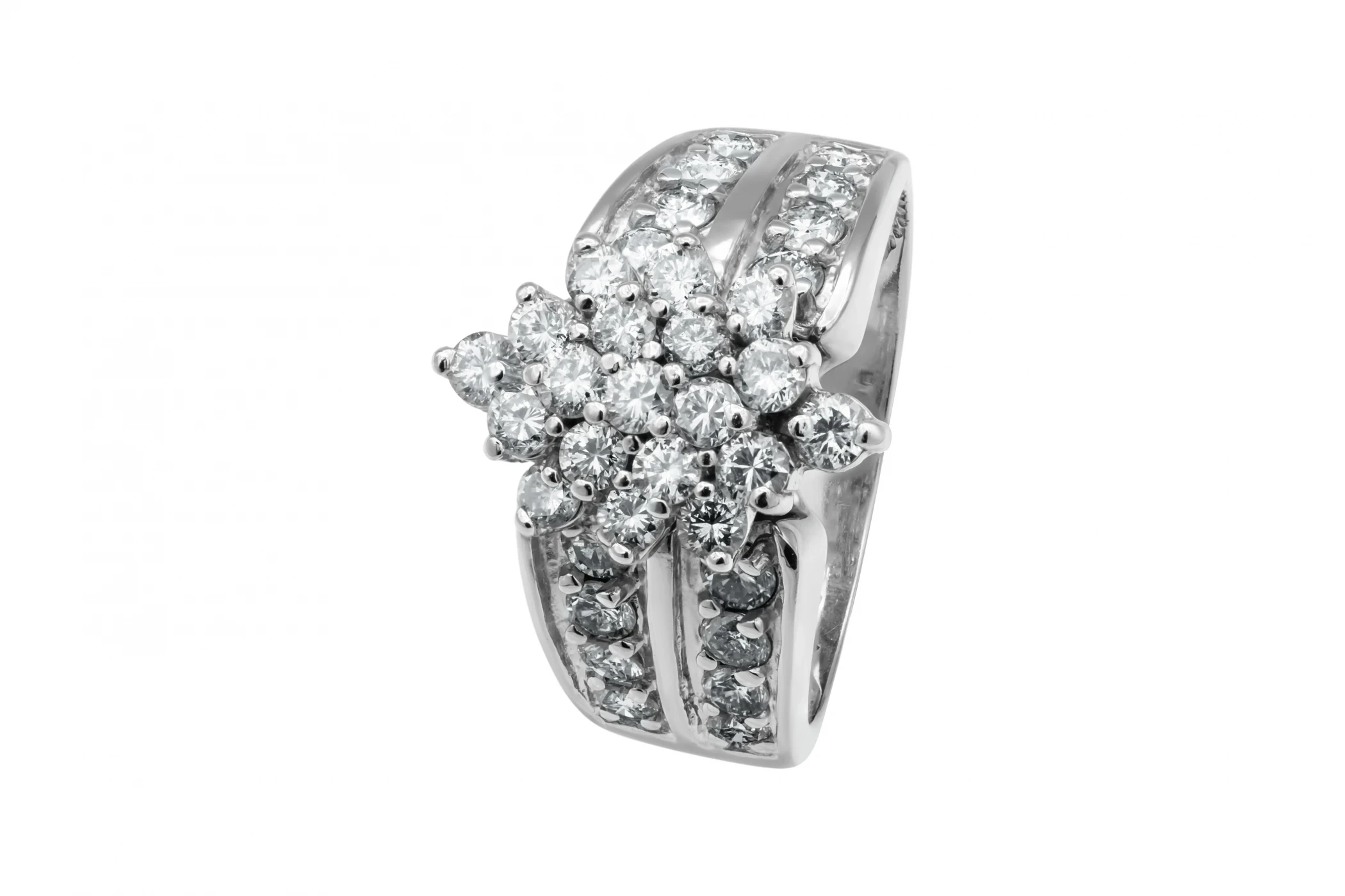 9ct White Gold Cluster Diamond Ring 2.11ct 8.5g