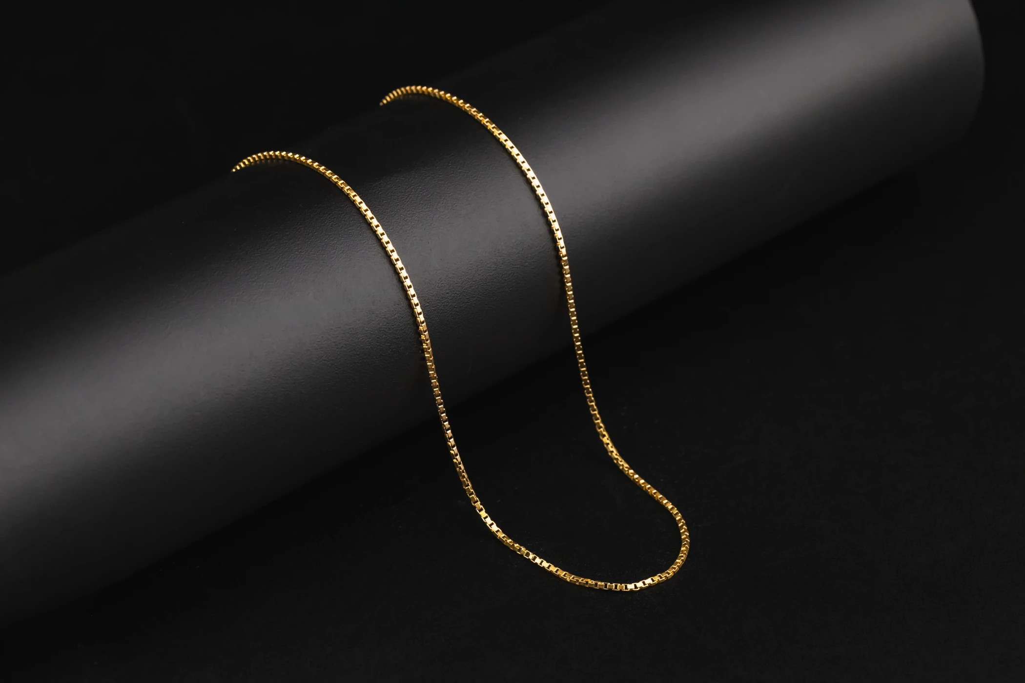 18ct Yellow Gold Box Chain 23"