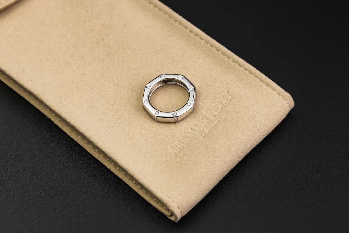 18ct White Gold Audemars Piguet Diamond Ring Size 54