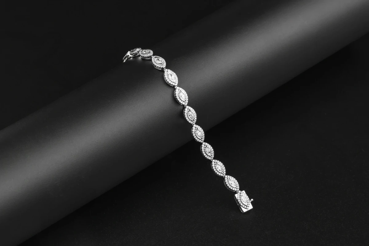 9ct White Gold Diamond Marquise Bracelet 3.02ct