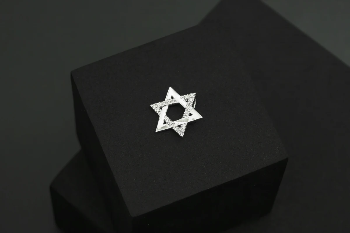 9ct White Gold Diamond Star of David Pendant 0.10ct