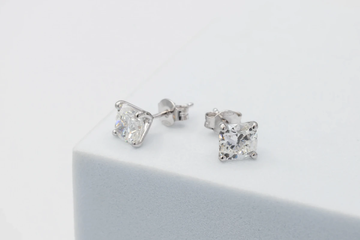 18ct White Gold Diamond Cushion Cut Stud Earrings 3.02ct  GIA Certified
