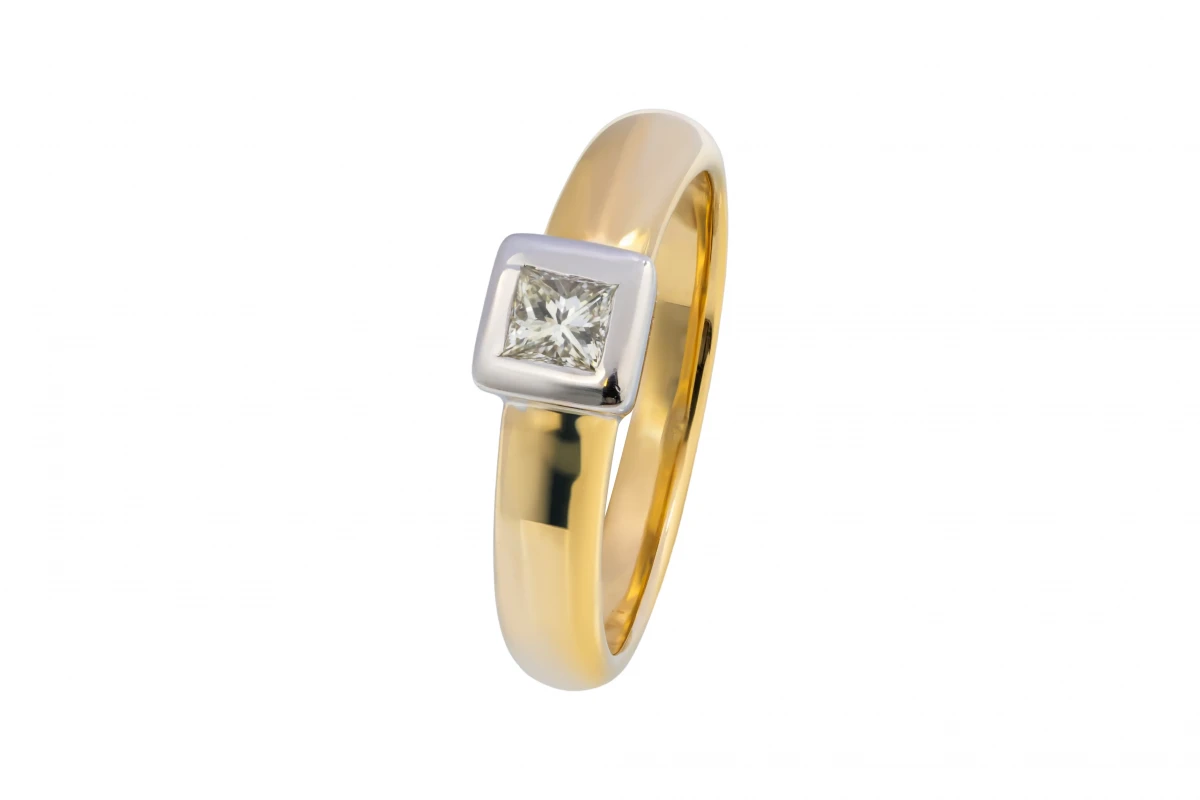 18ct Yellow Gold Princess Cut Diamond Ring 0.30ct