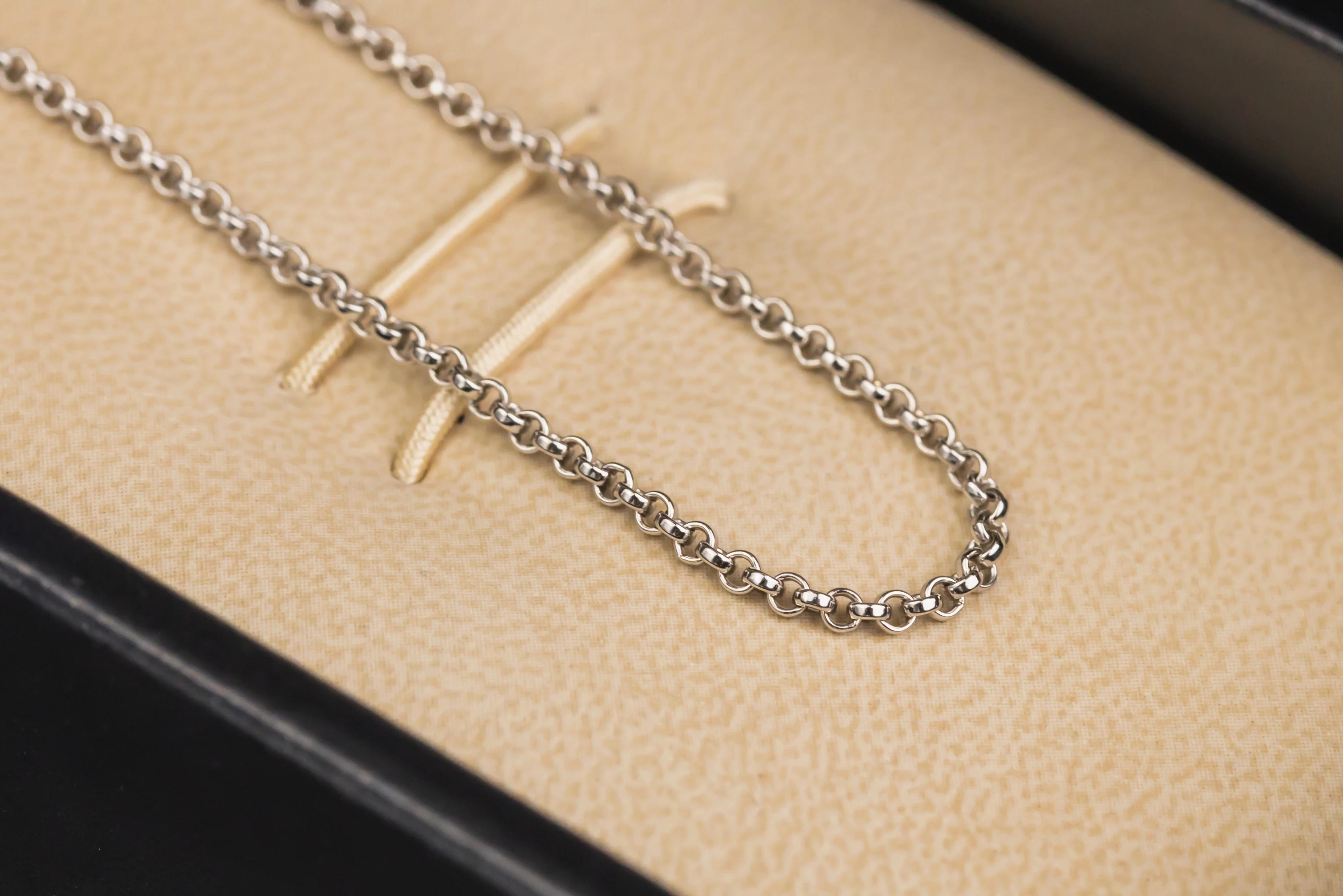 Chopard 18ct White Gold Link Chain Pendant Necklace 14 Inches 6.2g