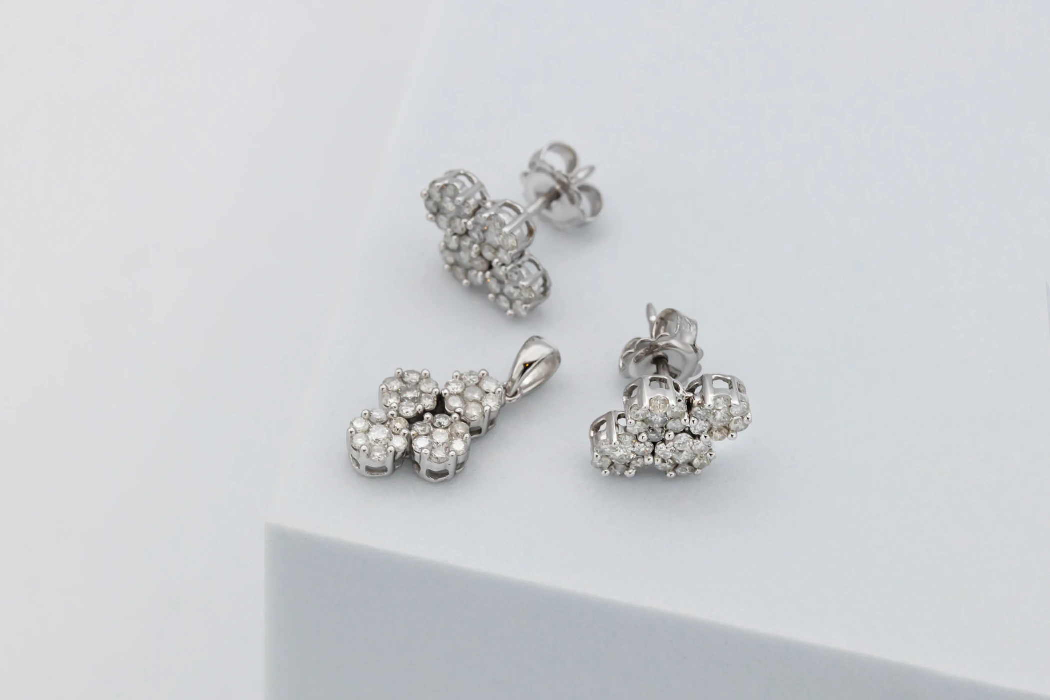 14ct White Gold Diamond Cluster Jewellery Set 1.43ct 4.4g