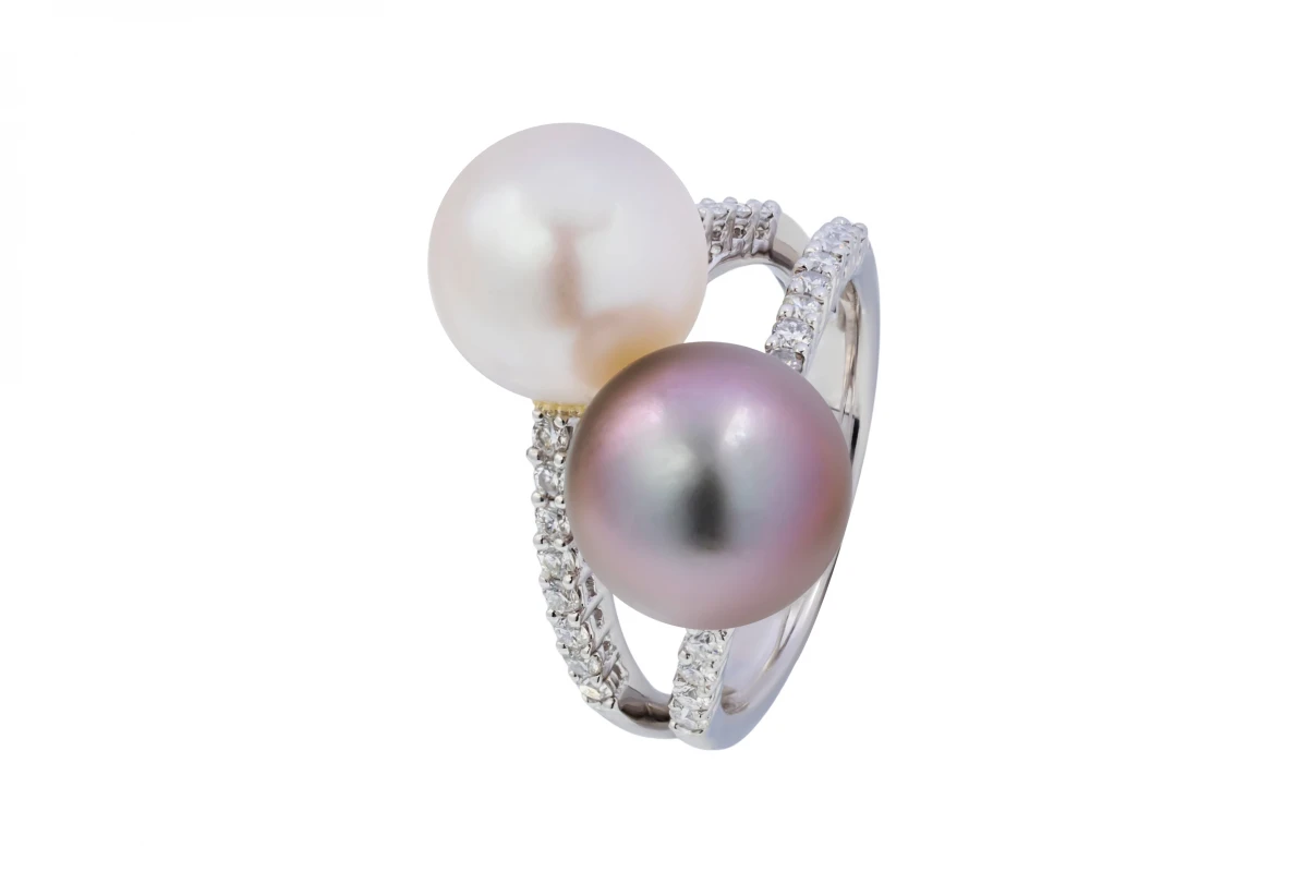 9ct White Gold Diamond Cultured Grey & White Pearl Ring 0.39ct
